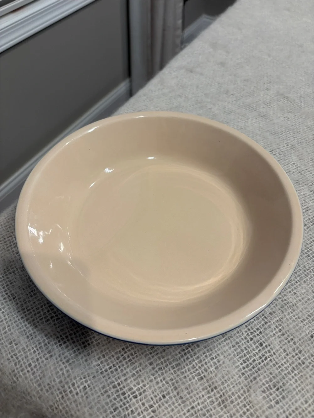Le Crueset 9”  NEW  blue pie dish